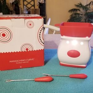 Scentsy Maraschino Curve Fondue Set.